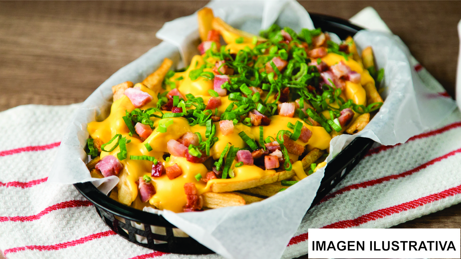 PAPAS FRITAS PANCETA, CREMA Y VERDEO